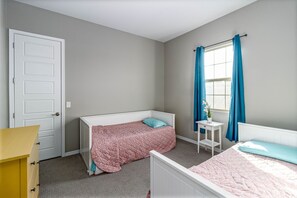 3 bedrooms, desk, free WiFi, bed sheets