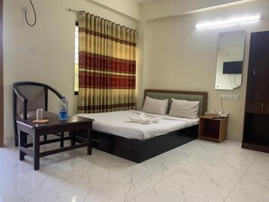 2 phòng ngủ, bộ đồ giường cao cấp, chăn bông, bàn