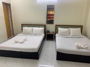 Premium bedding, down duvets, desk, laptop workspace - Hotel South Beach (Cox's Bazar)