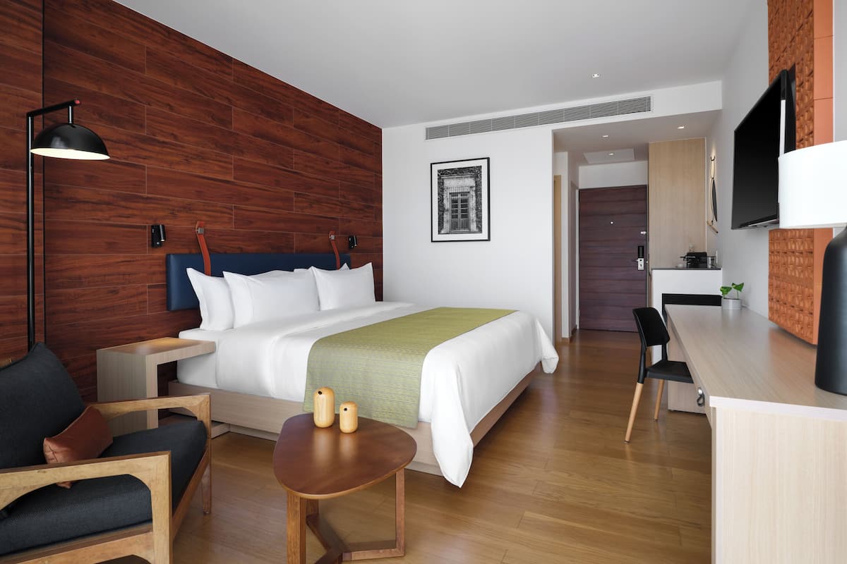 Free minibar, in-room safe, desk, laptop workspace