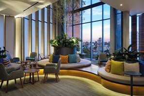 Lobby - voco Guadalajara Neruda by IHG (Guadalajara)