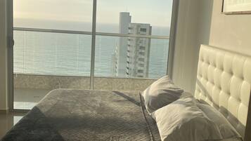 4 bedrooms, free WiFi, bed sheets, wheelchair access