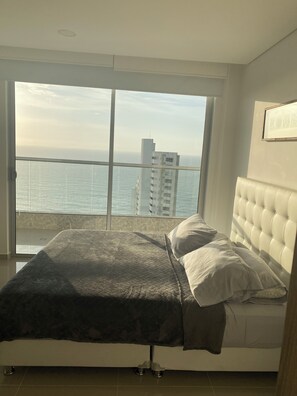 3 bedrooms, free WiFi, bed sheets, wheelchair access