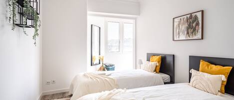 2 Schlafzimmer, Schreibtisch, Bügeleisen/Bügelbrett, WLAN