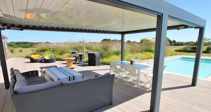 Villa La Grange, grande maison de charme, 10 pers. avec piscine chauffée