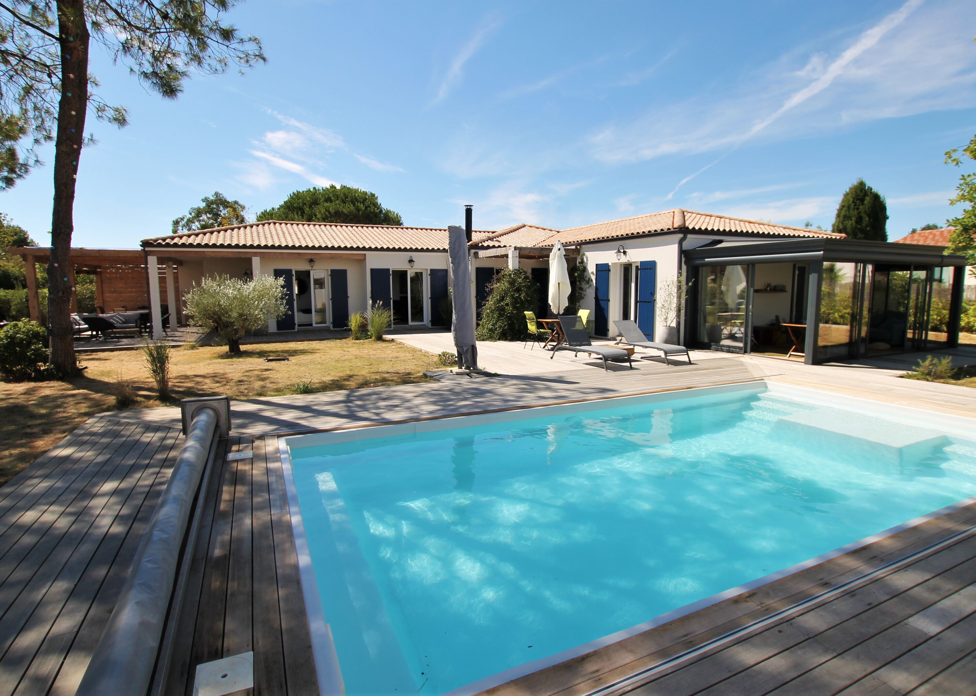 Villa Les Hautes Mers, moderne et spacieuse, pour 8, avec piscine chauffée