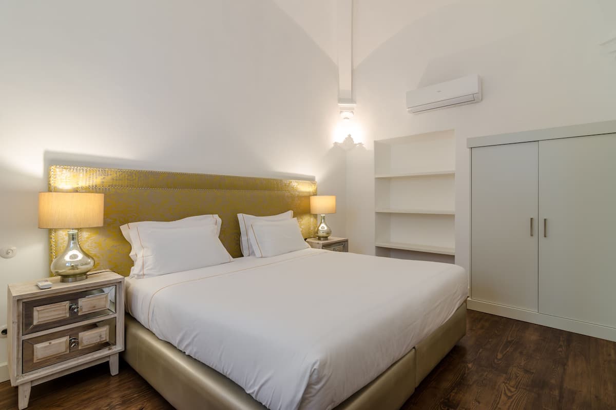 Apartemen Superior | Brankas, meja kerja, kedap suara, dan Wi-Fi gratis
