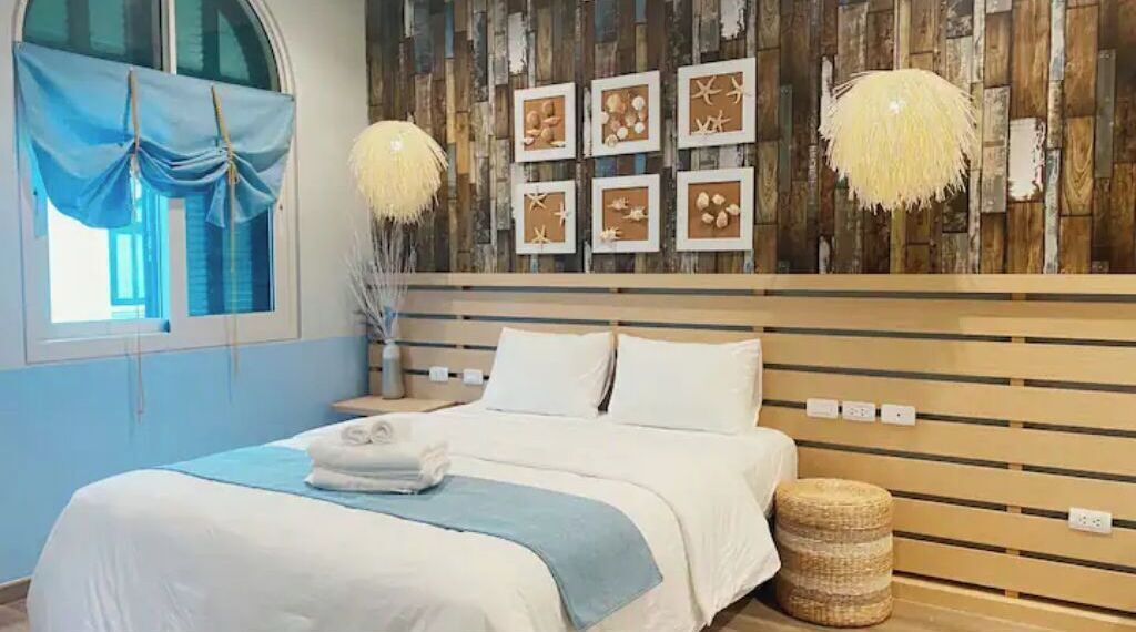 9 bedrooms, in-room safe, iron/ironing board, free WiFi