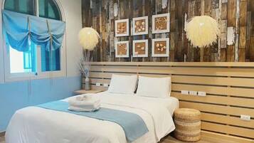 9 bedrooms, in-room safe, iron/ironing board, free WiFi