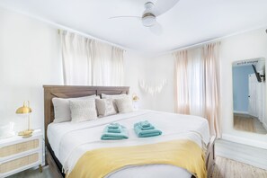 3 bedrooms, iron/ironing board, free WiFi, bed sheets - RESORT STYLE HOME W/HEATED POOL MINS TO BEACH & DELRAY (Boynton Beach)