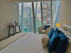 Standard Apartment, 3 Bedrooms | Hypo-allergenic bedding, in-room safe, iron/ironing board, free WiFi - Park life Paradox Santa Fe (Mexico City)