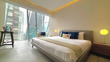 Standard Apartment, 3 Bedrooms | Hypo-allergenic bedding, in-room safe, iron/ironing board, free WiFi