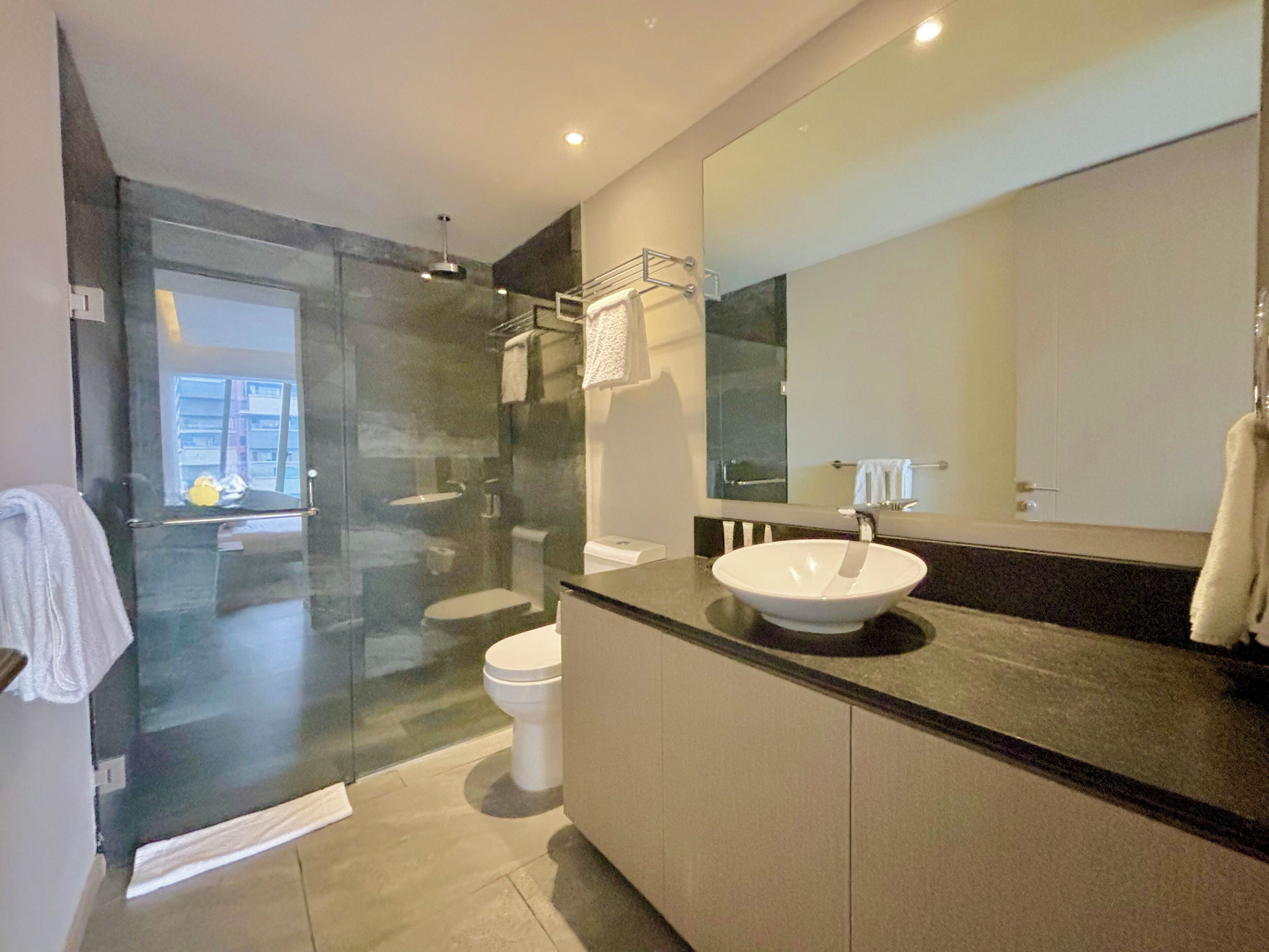 シャワー、レインフォールシャワー、タオル