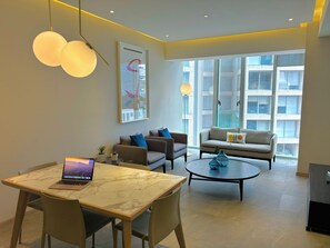 Standard Room, 1 Bedroom | Living area | 50-inch TV with digital channels - Park life Paradox Santa Fe (Mexico City)