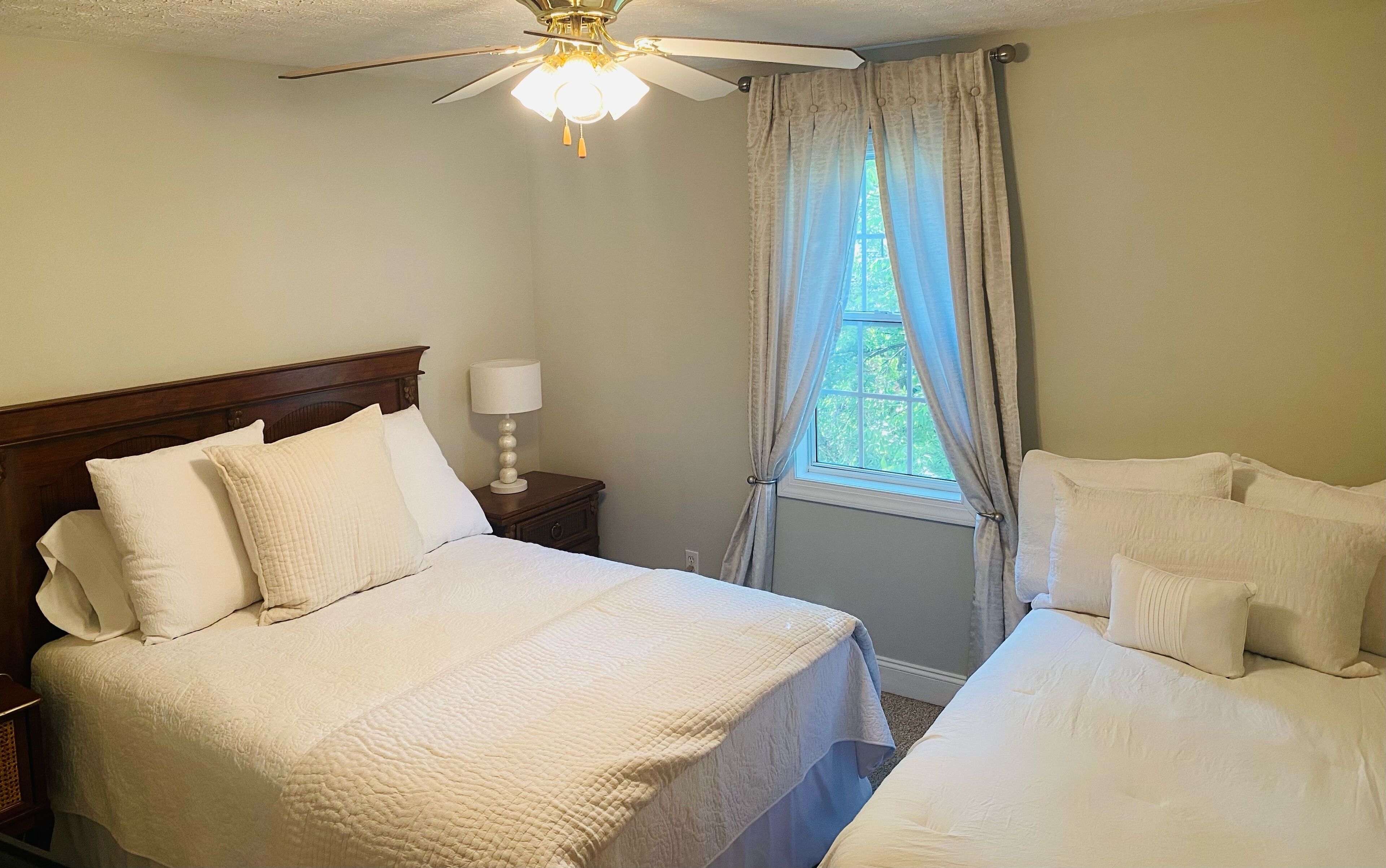 Condo with 1 minute walk to Walking Horse Celebration grounds