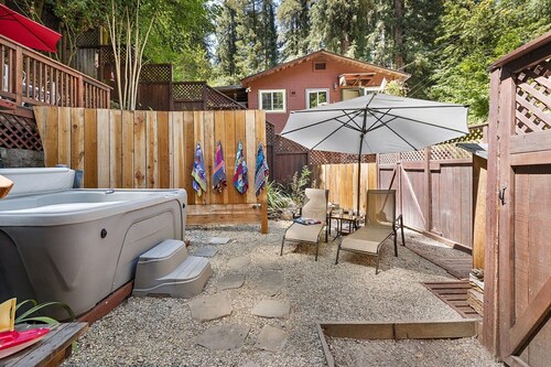 Salmon House is incredibly family-friendly! Hot tub! Games! Walk to River! Woof!