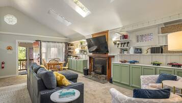 Smart TV, fireplace, video games, DVD player