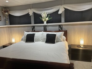 1 dormitorio, tabla de planchar con plancha, wifi y ropa de cama