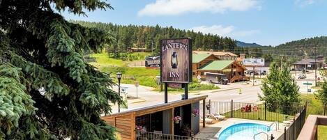 Een verwarmd zwembad