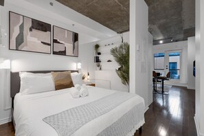 1 bedroom, desk, iron/ironing board, WiFi