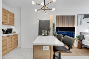 Dining - The Sherbrooke Experience Room 99 (Montréal)