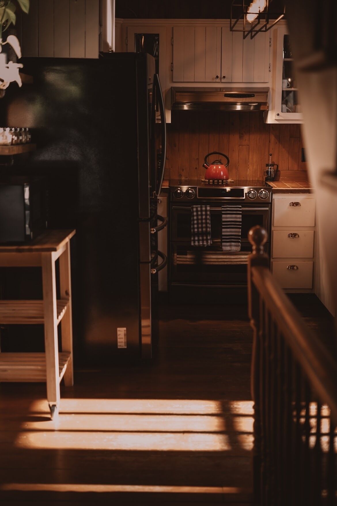 *AVEC LES SAPINS, SANS VOISIN ET UN RUISSEAU: ENDROIT UNIQUE À QUÉBEC*