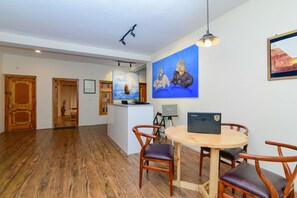 Reception hall - Raybo Hostel (Leh)