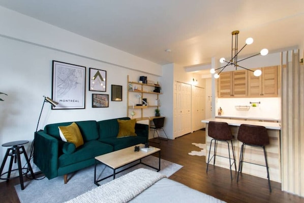 TV - The Sherbrooke Suite 103 (Montréal)