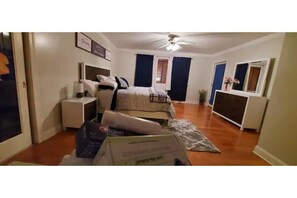 4 bedrooms, free WiFi, bed sheets