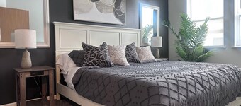 Entire 3 Bedroom with Fireplace - sleeps 12
