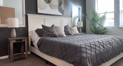 Entire 3 Bedroom with Fireplace - sleeps 12