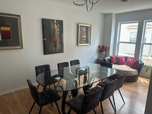 Dining - Entire 3 Bedroom with Fireplace - sleeps 12 (Sun Prairie)