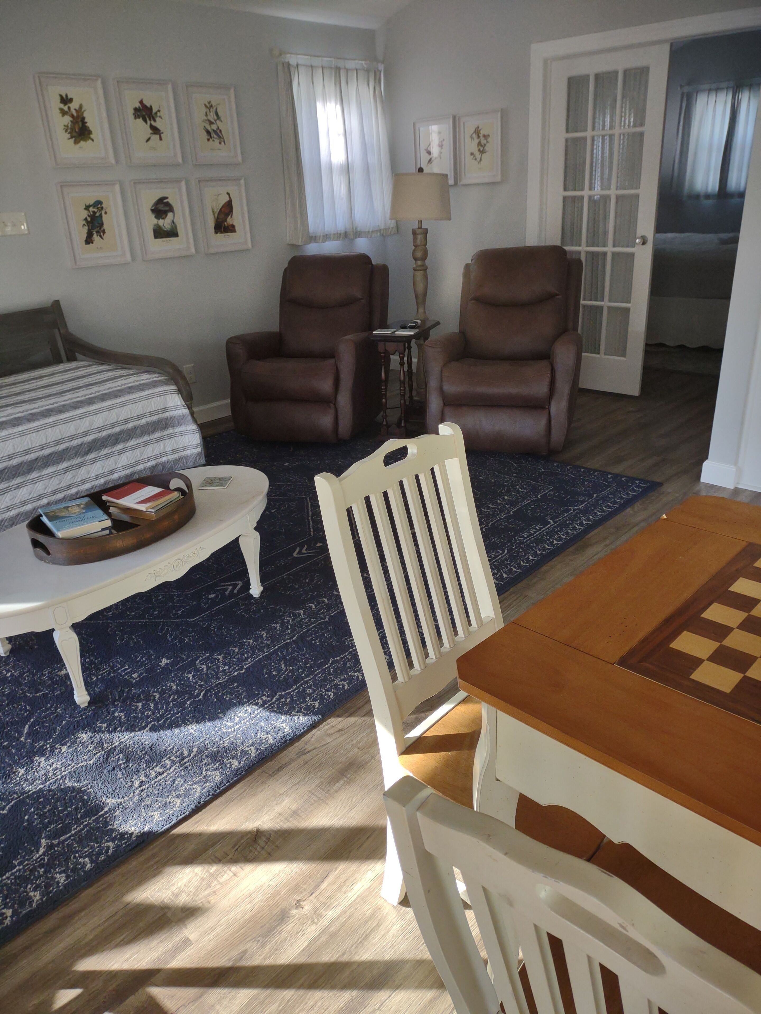 The Blue Heron - Lake Side Chalet