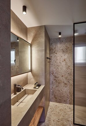 Deluxe-Studiosuite | Badezimmer