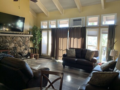 Cozy Ruidoso Home With A View/ Convenient Location