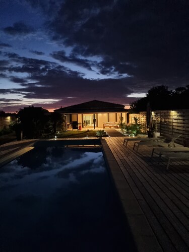 Villa Romantique Avec Piscine à 10mn de Pomerol , Libourne et 15mn de St Emilion