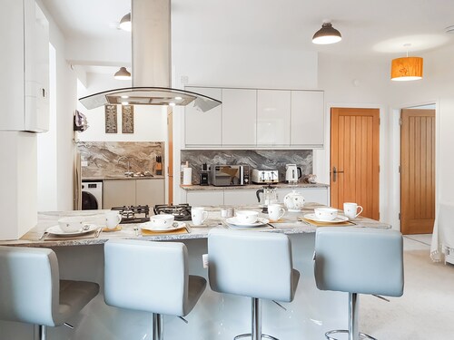 2 bedroom accommodation in Falkland