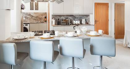 2 bedroom accommodation in Falkland