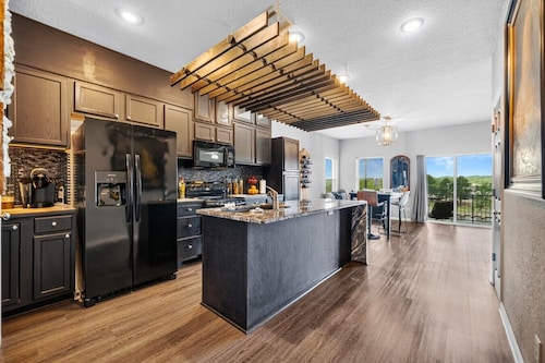 Newly Redesigned Lakefront Condo with Dock near Downtown Fun!