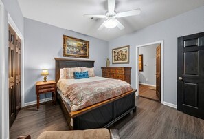 1 bedroom, desk, iron/ironing board, free WiFi