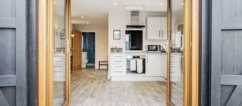 Wisteria Lodge - UKC5804