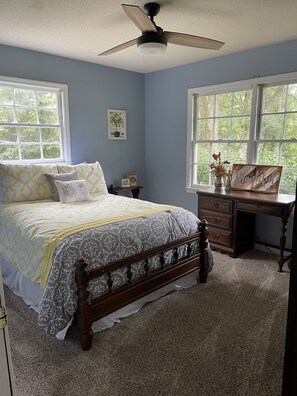 4 bedrooms, desk, free WiFi, bed sheets