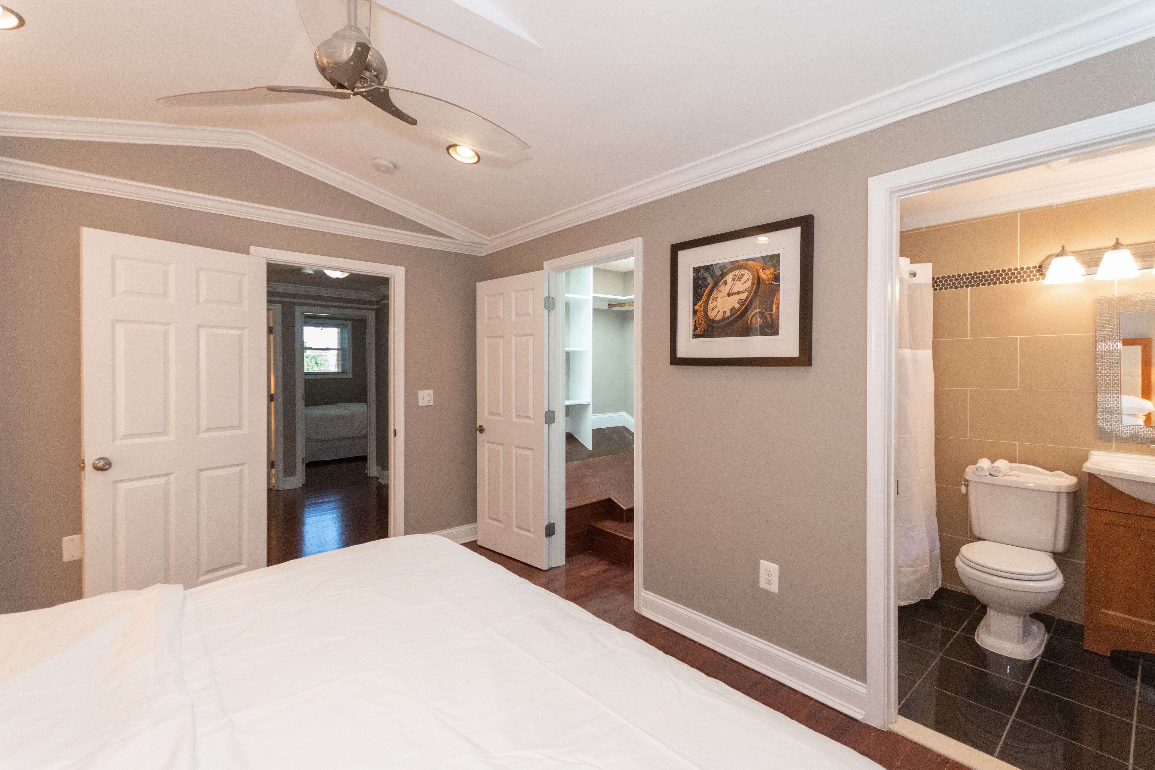 Home in Washington DC - Three BR 2.5 Bath w/ parking and Deck 3 min from metro