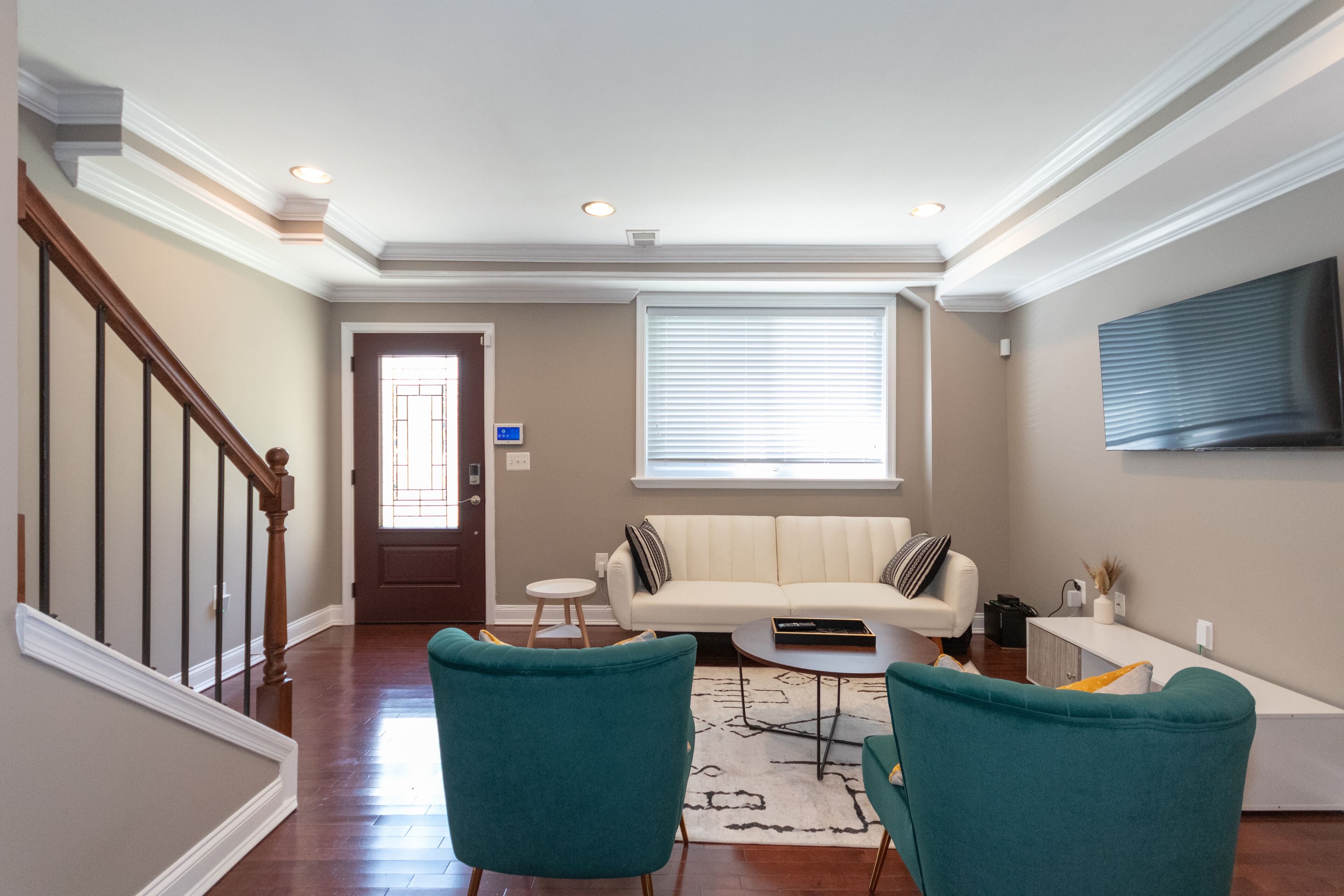 Home in Washington DC - Three BR 2.5 Bath w/ parking and Deck 3 min from metro