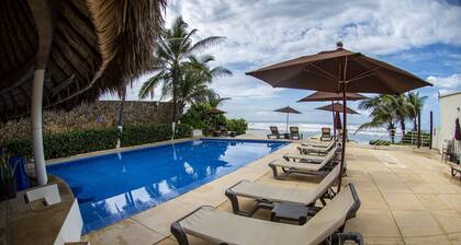 Condo at Bonfil with 3 Balconies/Pool Beach Club