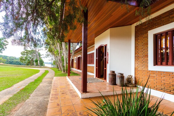 Bagian depan properti