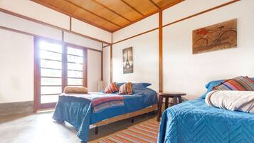 Family House | 9 bedrooms, free WiFi, bed sheets