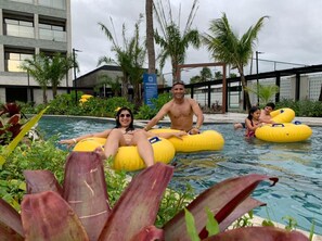 Piscine intérieure, piscine extérieure