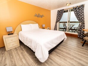 Queen Room with Balcony, Bay View - Terimore Bayfront Inn (Tillamook)