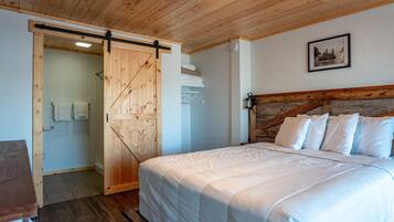 Individually decorated, free WiFi, bed sheets